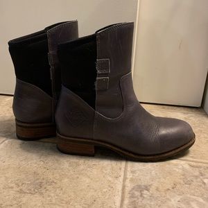 Size 6 Muck boots- waterproof